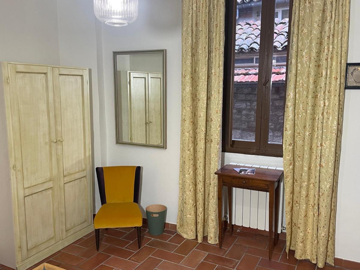 Numero 6 Todi Exterior photo