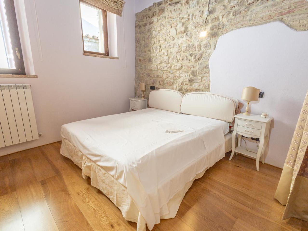 Numero 6 Todi Exterior photo